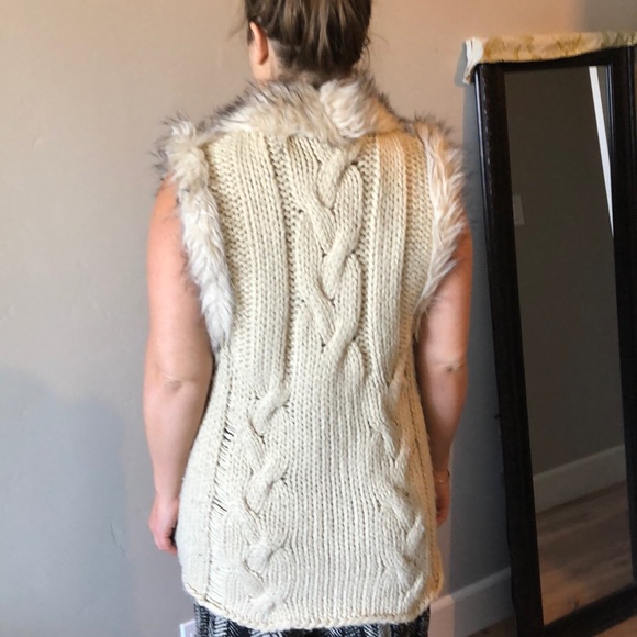 NWOT-Jessica Simpson knitted fur sweater vest - Picture 3 of 4